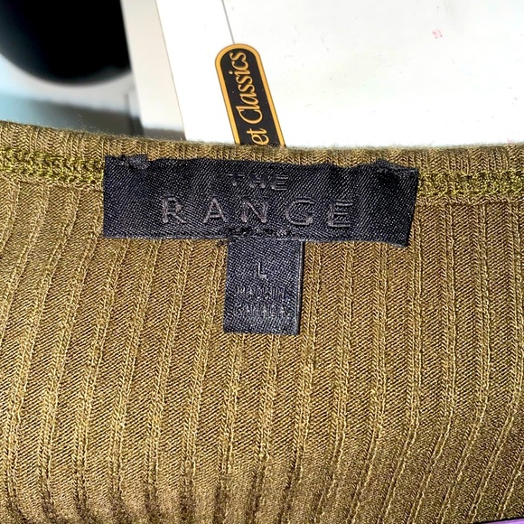 The Range Green Long Sleeved Cropped Top - Picture 5 of 9